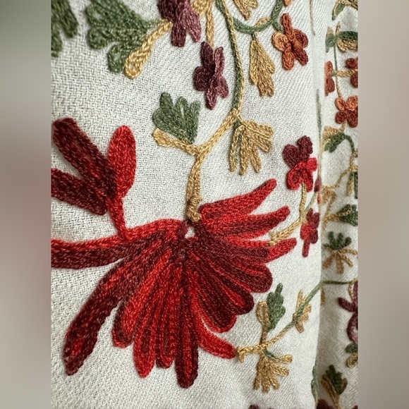 100% Wool Autumn Leaves Embroidered Open Front Sweater Kimono - Picture 7 of 11